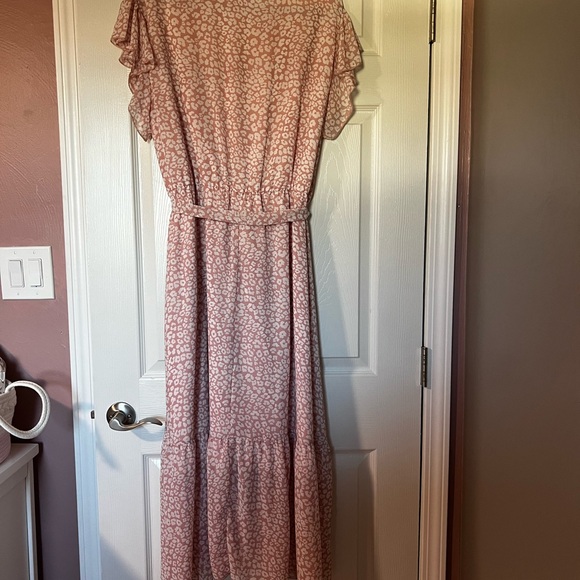 Pink and white V neck maxi dress - Picture 5 of 7